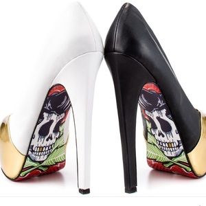 Taylor says vegvis black and white pumps